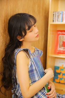 砸钱宝马女